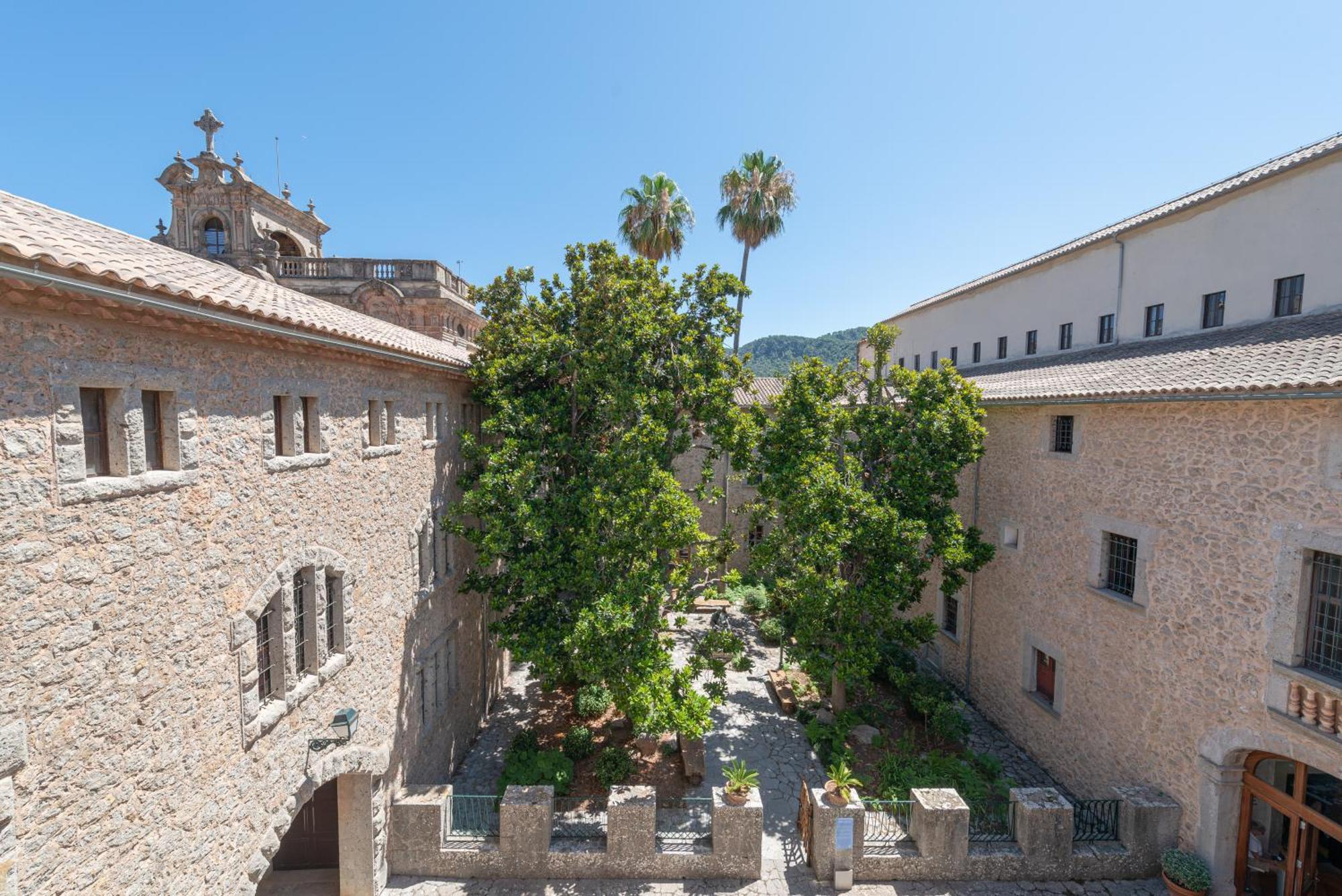 Hotel Santuari De Lluc Exterior foto