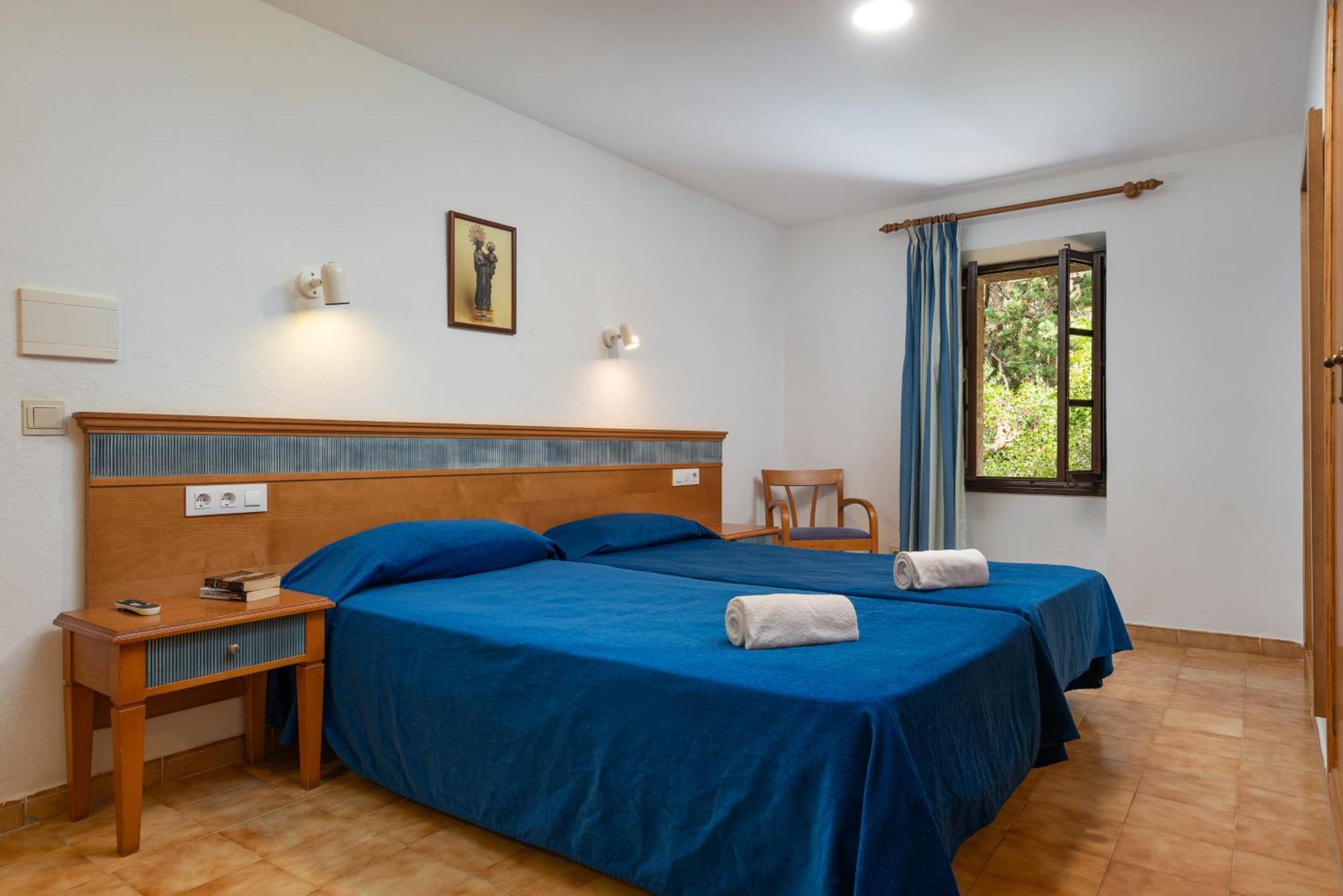 Hotel Santuari De Lluc Habitación foto