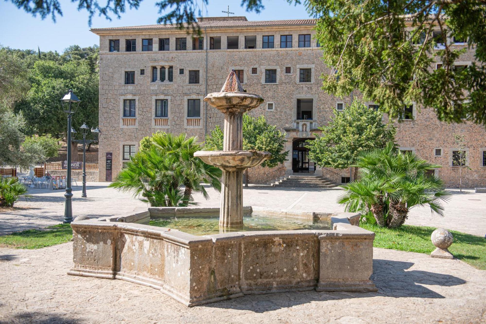 Hotel Santuari De Lluc Exterior foto