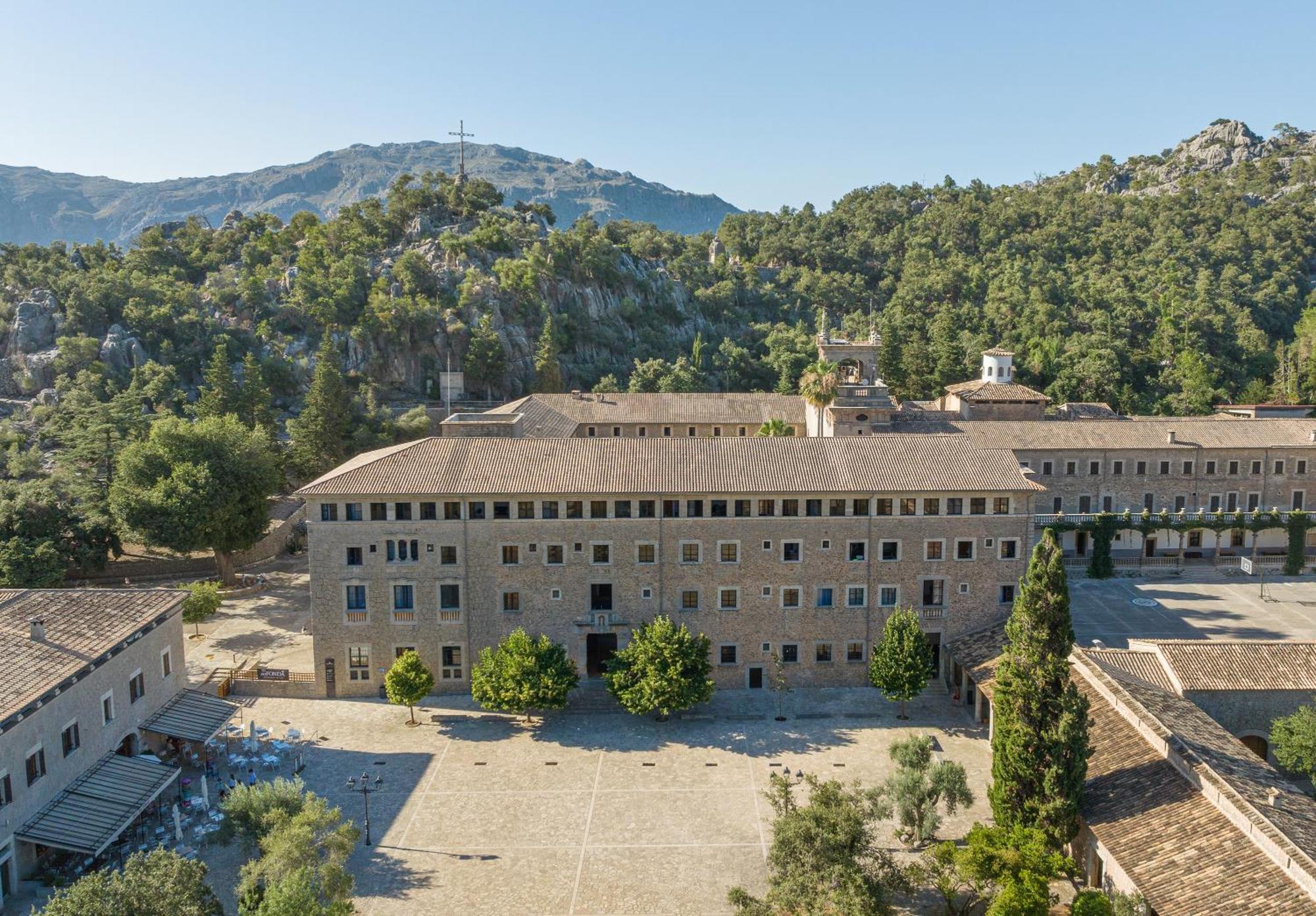 Hotel Santuari De Lluc Exterior foto