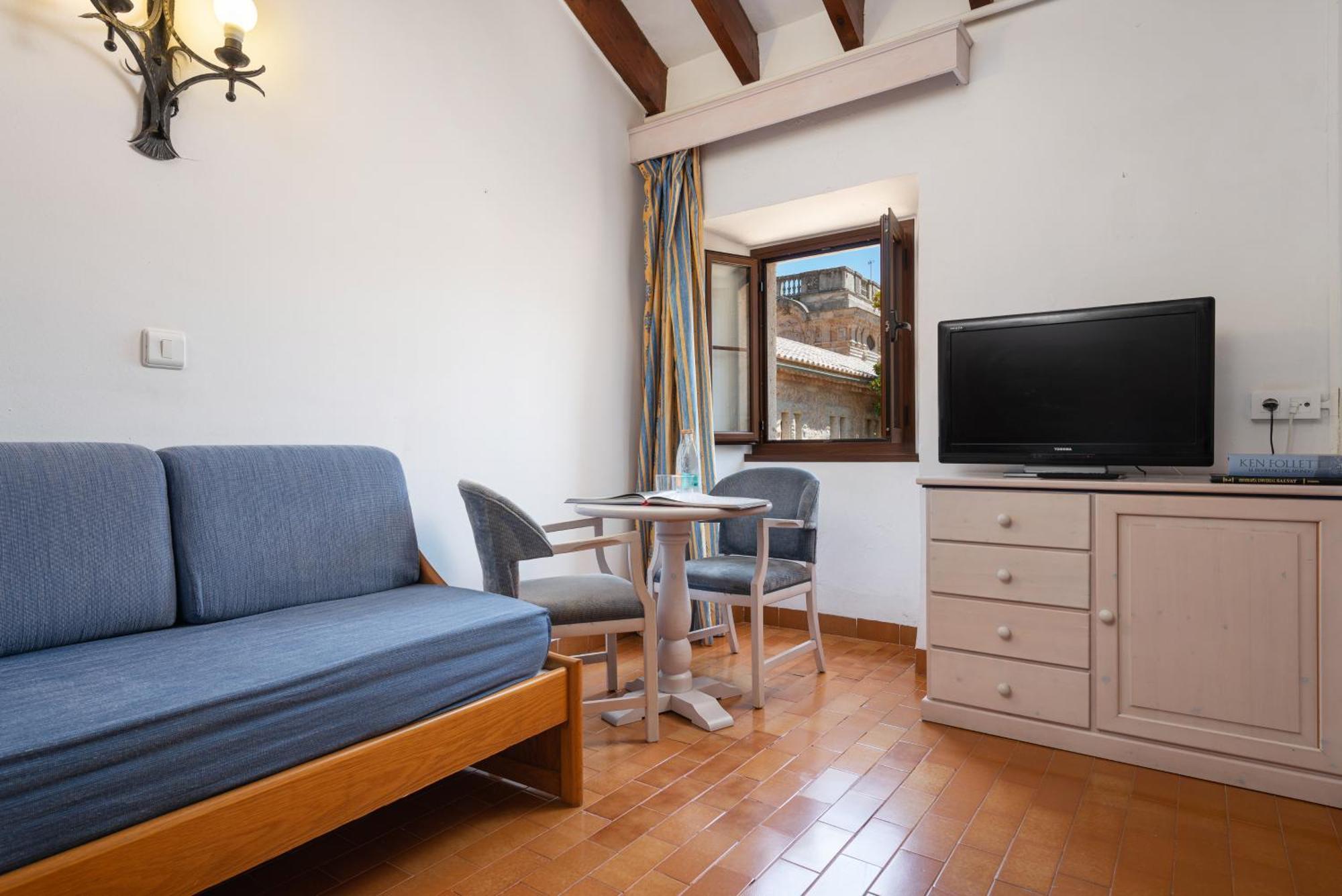 Hotel Santuari De Lluc Habitación foto